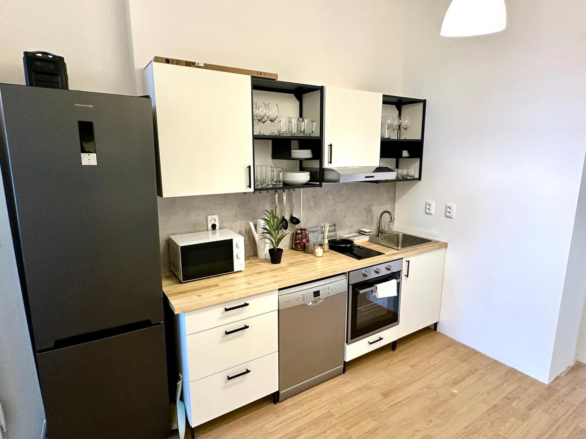 Apartamento Location In Prague! 4 Bedrooms And Super Host! *