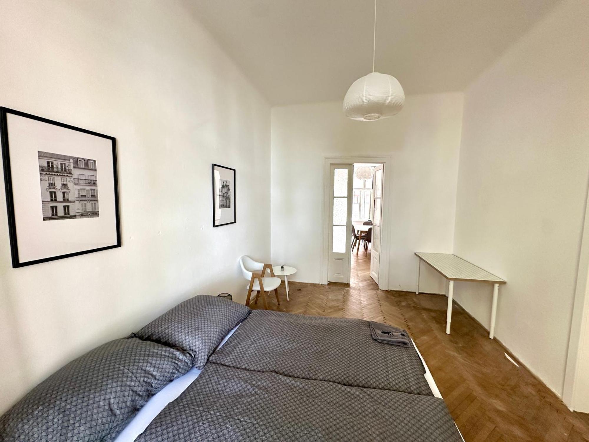 Apartamento Location In Prague! 4 Bedrooms And Super Host!